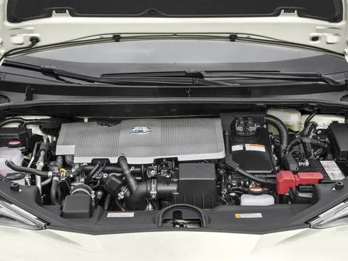 Certified 2016 Toyota Prius Four Touring image 13