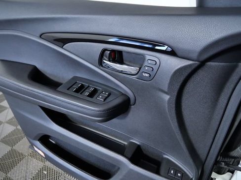 Used 2022 Honda Pilot Touring image 30