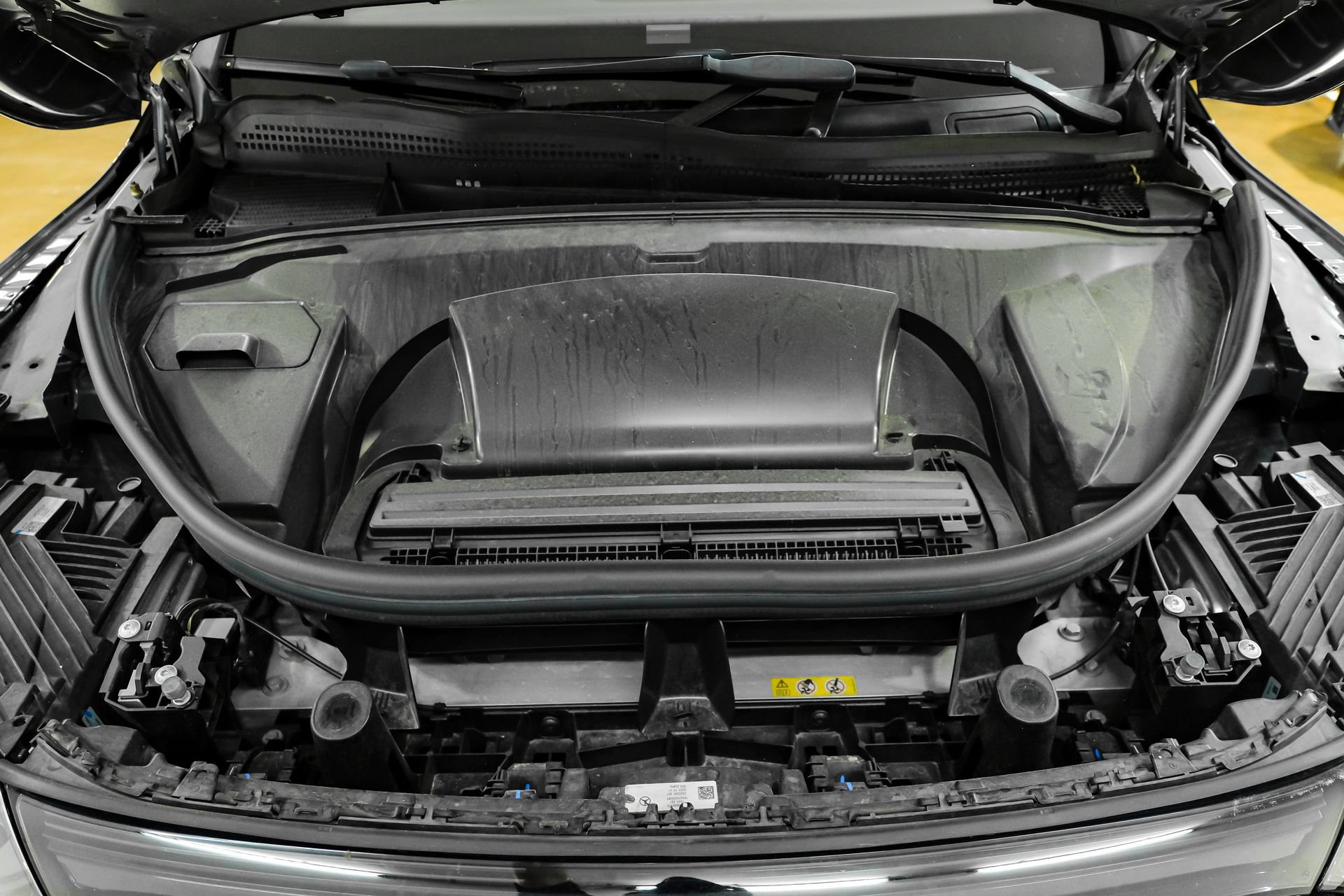 Used 2023 Mercedes-Benz EQE 350+ SUV w/ AMG Line Exterior Package image 54