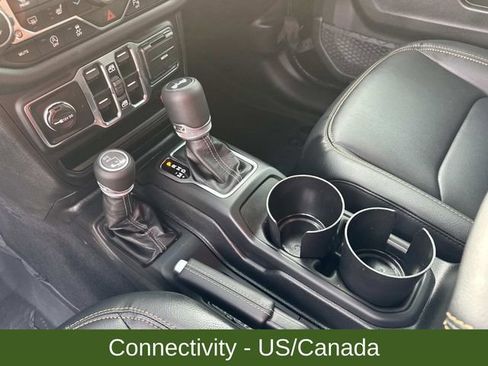 Used 2025 Jeep Wrangler Sahara image 30