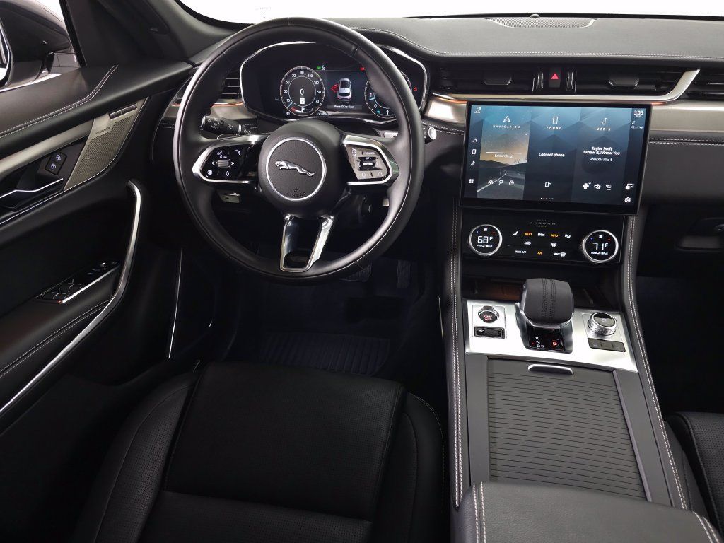 Used 2025 Jaguar F-PACE R-Dynamic S AWD/4WD image 20