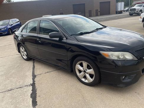 Used 2011 Toyota Camry SE w/ Sport Leather Pkg FWD image 5