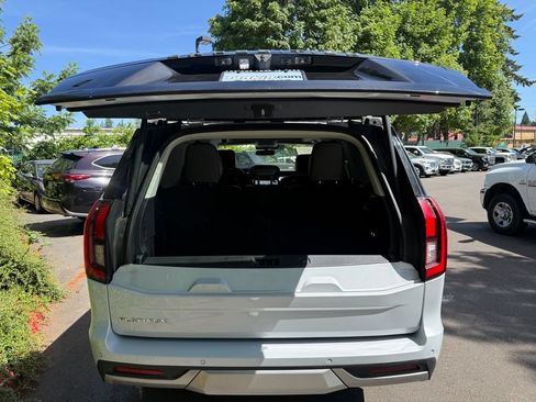 Used 2025 Ford Expedition Platinum AWD/4WD image 10