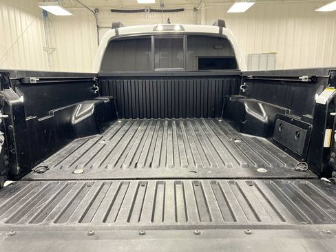 Used 2022 Toyota Tacoma SR AWD/4WD image 23
