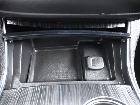 Used 2019 Chevrolet Impala LT FWD image 21