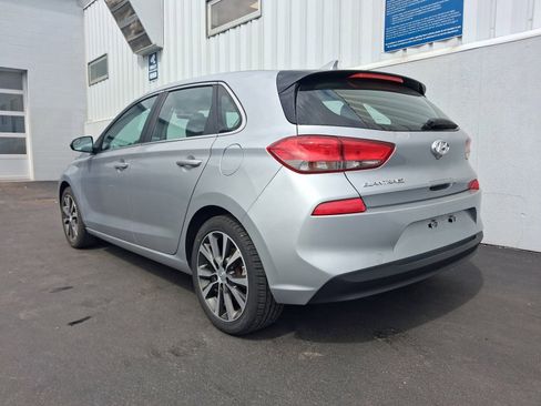 Used 2020 Hyundai Elantra GT FWD image 3