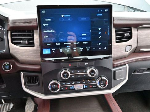 Used 2022 Ford Expedition Limited AWD/4WD image 23