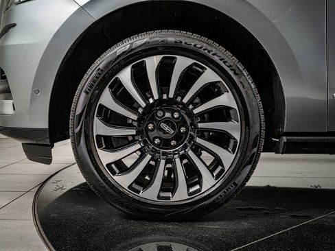 Used 2023 Lincoln Navigator Black Label AWD/4WD image 13