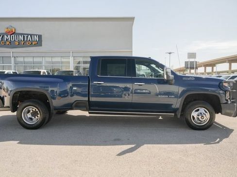 Used 2022 Chevrolet Silverado 3500 High Country AWD/4WD image 4