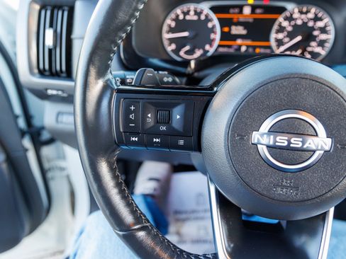 Used 2023 Nissan Pathfinder SL w/ Lighting Package (N92) image 27