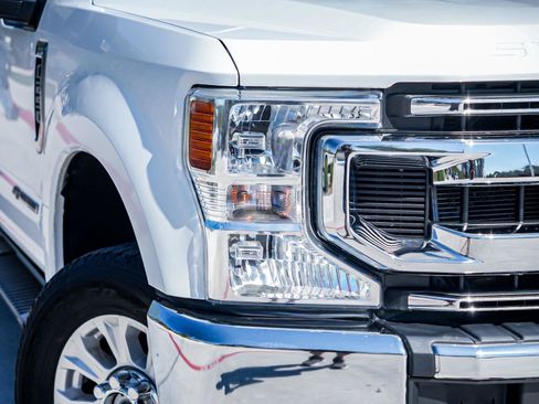 Used 2022 Ford F250 XLT AWD/4WD image 3
