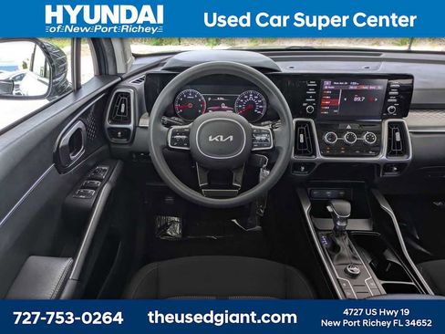 Used 2023 Kia Sorento LX FWD image 22