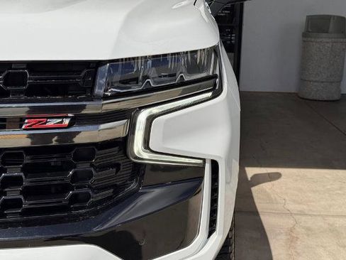 Used 2022 Chevrolet Tahoe Z71 w/ Luxury Package AWD/4WD image 8
