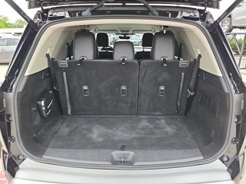 Used 2024 Nissan Pathfinder SL FWD image 19