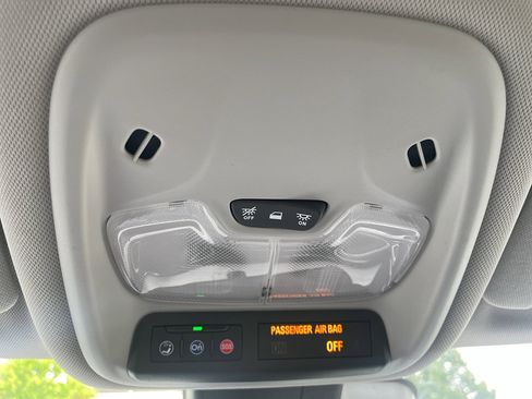 Used 2022 Chevrolet Bolt EUV LT FWD image 42