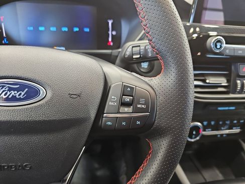 Used 2025 Ford Escape ST-Line image 17