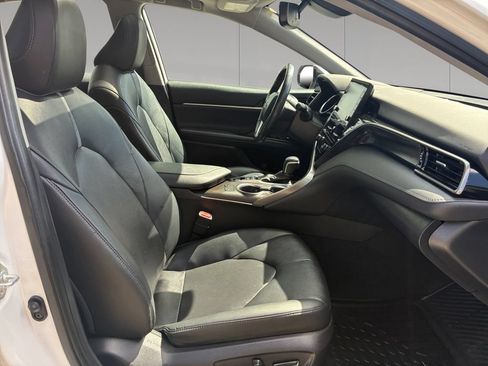 Used 2021 Toyota Camry XLE AWD/4WD image 17