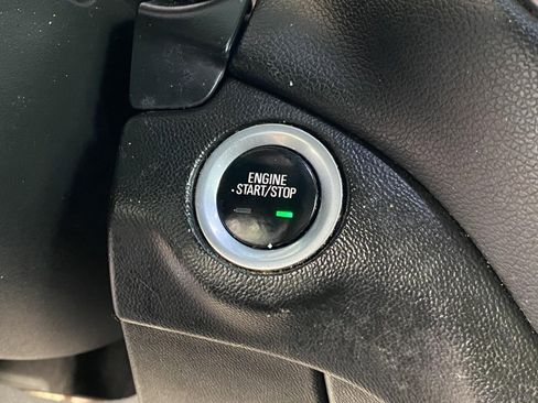 Used 2020 Chevrolet Equinox LT FWD image 25
