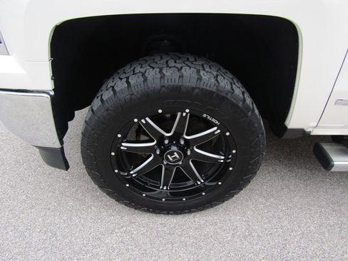 Used 2014 Chevrolet Silverado 1500 LTZ Z71 w/ LTZ Plus Package image 10