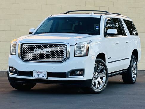 Used 2015 GMC Yukon XL Denali w/ Premium Package AWD/4WD image 3