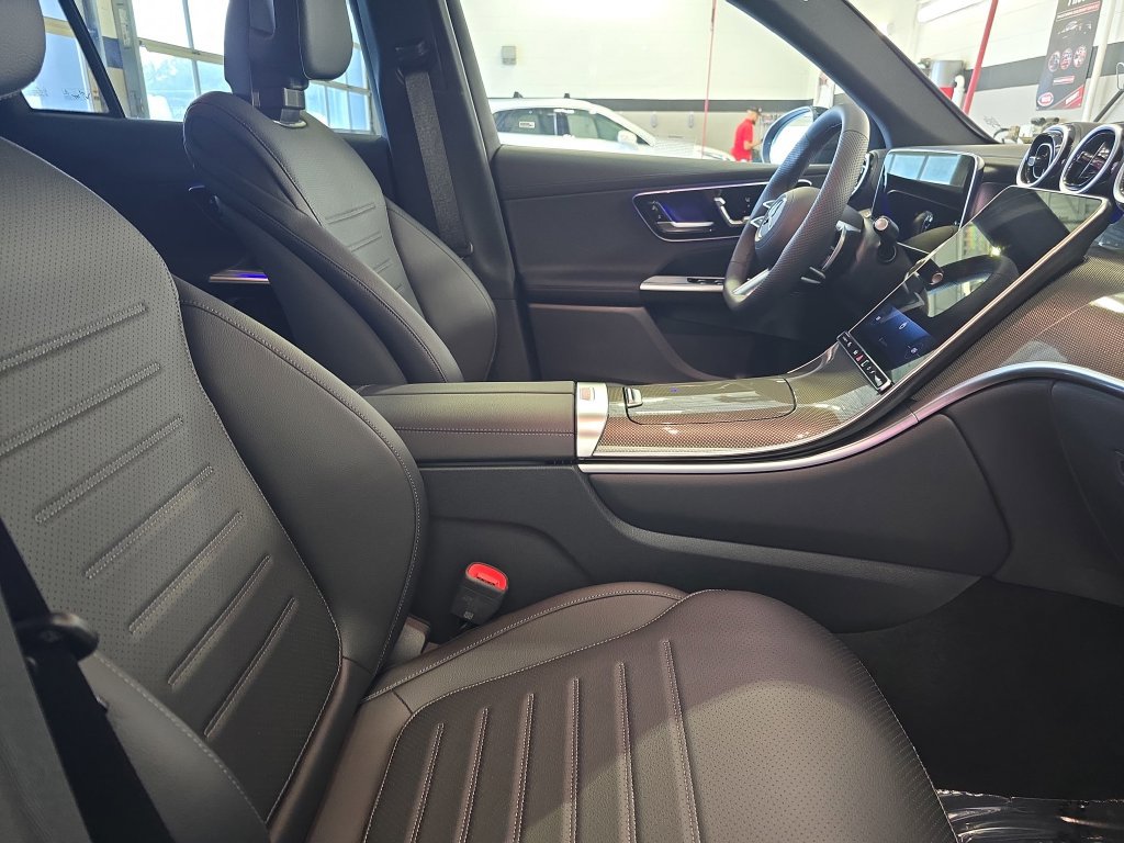 Certified 2026 Mercedes-Benz GLC 300 image 11