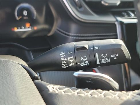 Used 2023 Jeep Grand Cherokee Laredo X image 16