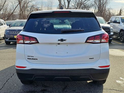 Used 2023 Chevrolet Equinox LS w/ LS Convenience Package image 5