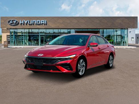 New 2025 Hyundai Elantra Limited FWD image 1