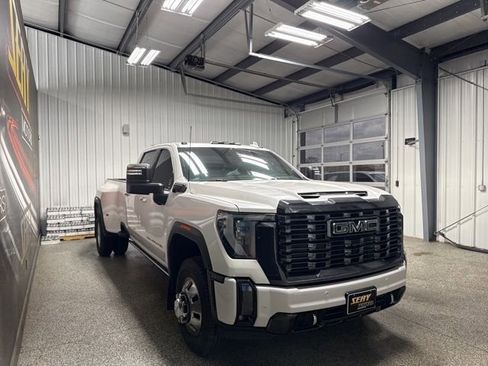 Used 2024 GMC Sierra 3500 Denali Ultimate image 19