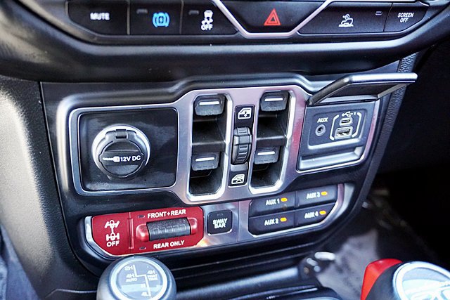 Used 2023 Jeep Wrangler Unlimited Rubicon 4xe AWD/4WD image 40