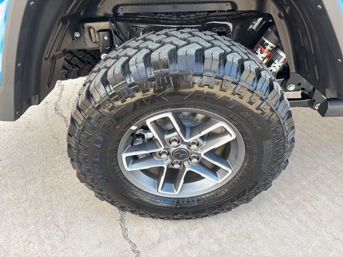 New 2025 Jeep Gladiator Mojave w/ Convenience Group image 11