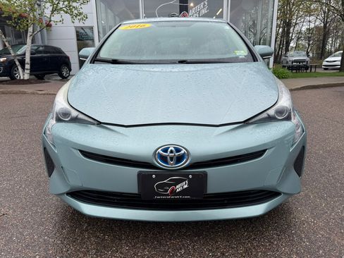Used 2016 Toyota Prius Two w/ Preferred Accessory Package FWD image 3