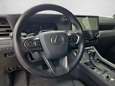 Used 2024 Lexus GX 550 AWD/4WD image 17