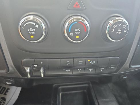 Used 2018 RAM 3500 Tradesman w/ Chrome Appearance Group AWD/4WD image 31