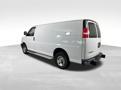 Used 2024 Chevrolet Express 2500 w/ Driver Convenience Package image 4