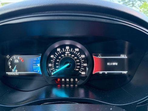 Used 2018 Ford Fusion SE w/ Fusion SE Technology Package FWD image 16
