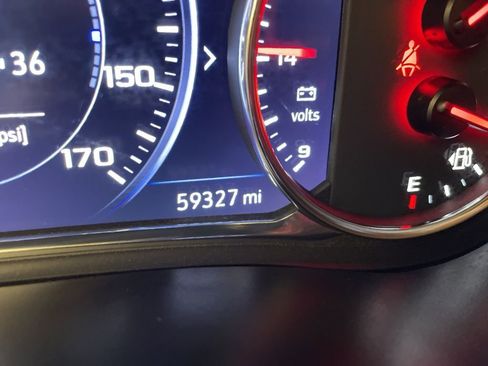 Used 2023 Chevrolet Traverse Premier image 15