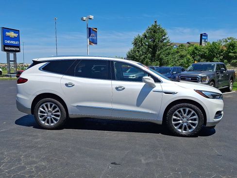 Used 2018 Buick Enclave Premium w/ Trailering Package AWD/4WD image 7