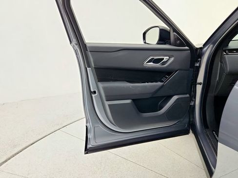 Used 2025 Land Rover Range Rover Velar Dynamic SE image 30