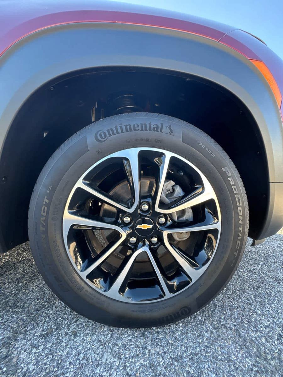 Used 2024 Chevrolet TrailBlazer LT w/ LT Cold Weather Package AWD/4WD image 14