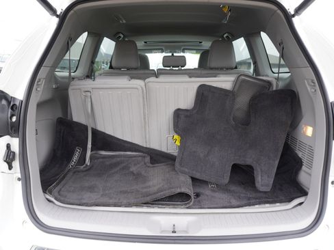 Used 2015 Toyota Highlander XLE image 11