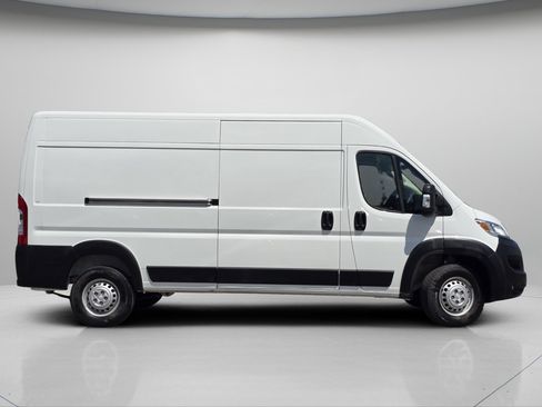 Used 2025 RAM ProMaster 2500 FWD image 48