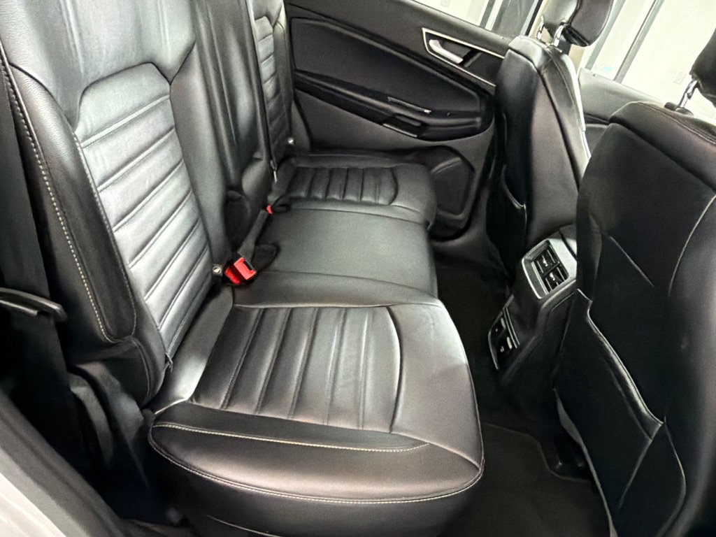 Used 2016 Ford Edge SEL w/ Equipment Group 201A AWD/4WD image 21