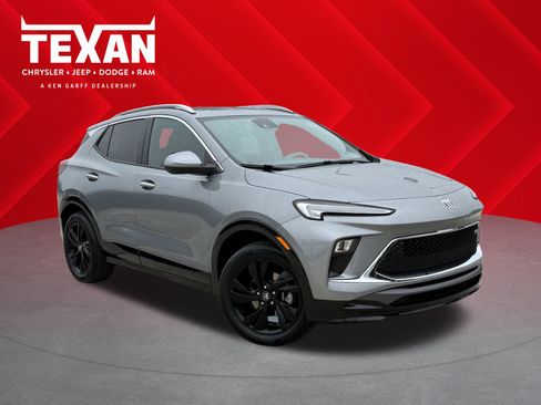 Used 2024 Buick Encore GX Sport Touring image 1