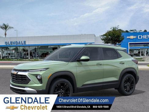 New 2026 Chevrolet TrailBlazer LT w/ Midnight Edition FWD image 2