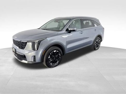 Certified 2025 Kia Sorento S AWD/4WD image 5