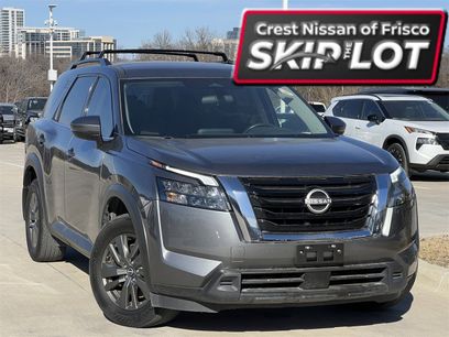 Used 2024 Nissan Pathfinder SV