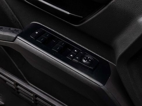 Used 2025 Toyota Tacoma SR5 image 12