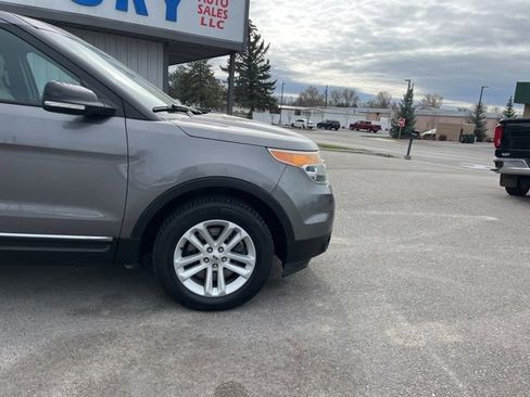 Used 2014 Ford Explorer XLT image 13