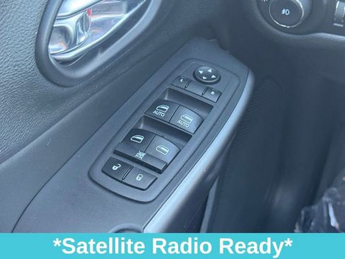 Used 2021 Jeep Cherokee Limited w/ Mopar Interior Package image 27